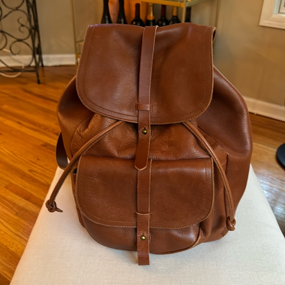 Madewell the transport Rucksack leather backpack.